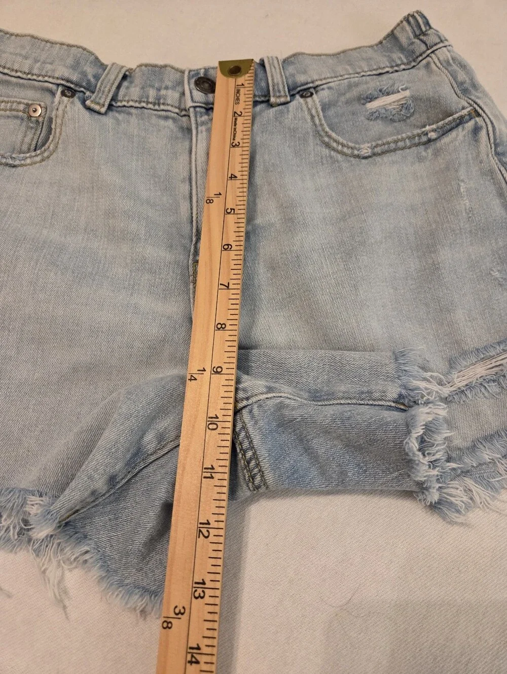 AERIE Daydream Lightwash Blue Distressed Raw Hem Elastic Waist Denim Shorts SZ M